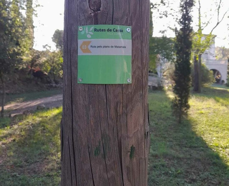 Nova senyalització de les rutes a peu i en bicicleta a Cassà
