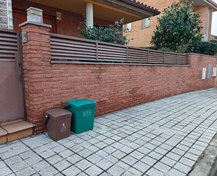 El primer any del porta a porta a Cassà consolida un canvi d’èxit en la gestió dels residus