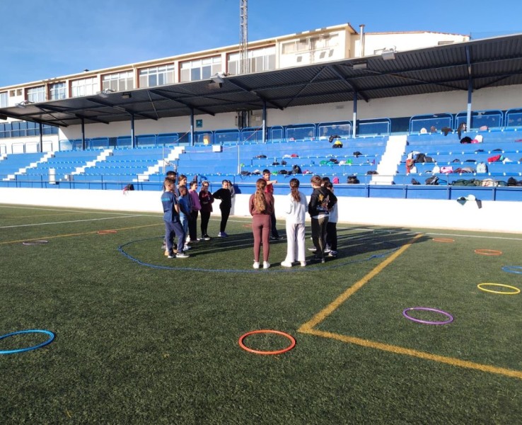 L’alumnat de 6è de primària de Cassà participa en una jornada esportiva i cooperativa
